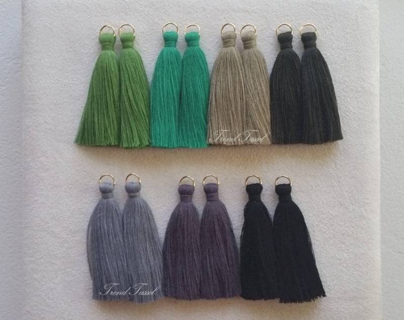 2 Stück - 2, 4" Lange Baumwollquaste, Grün Grau Thema, Ohne Sprung Ring, Von Hand Gefertigt Charme Liefert [Et0003] von EKKLENsupply