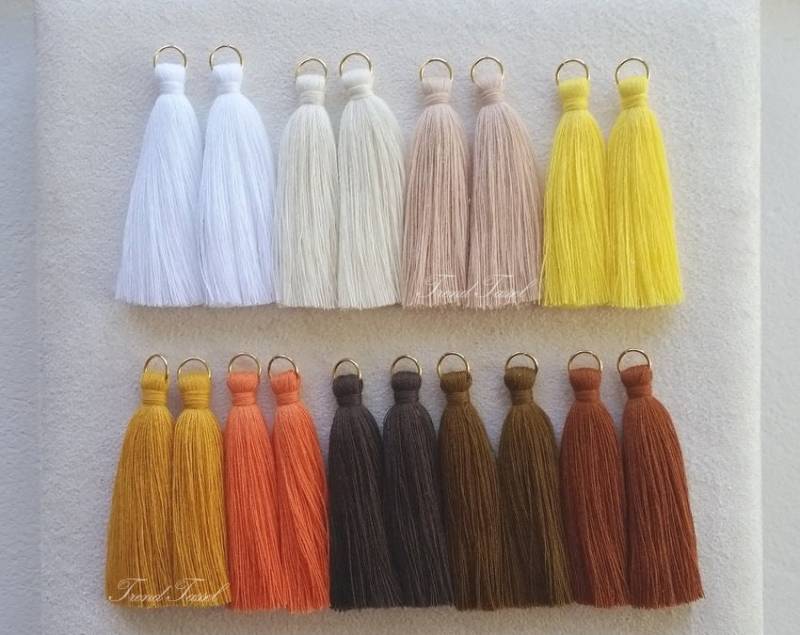 2 Stück - 2, 4" Lange Beliebt Baumwollquaste, Weiß Gelb Braun Von Hand Gefertigt Charme Zubehör Für Mode-Accessoires Und Wohnkultur [Et0003] von EKKLENsupply