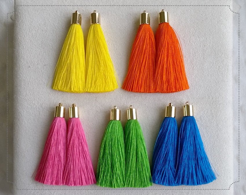 2 Stück-2.4 "Art Seide Tassel Mit Messingkappe, Supplies Für Schmuck, Tasche Charme, Halskette Accessoire, Dinkeloderring Teil [Et0015] von EKKLENsupply