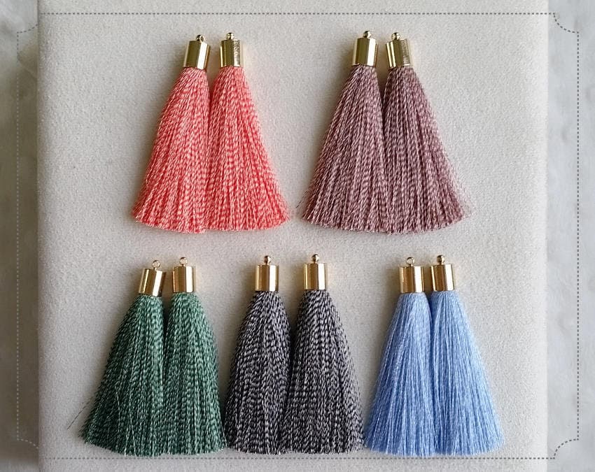 2 Stück-2.4 "Art Seide Tassel Mit Messingkappe, Supplies Für Schmuck, Tasche Charme, Halskette Accessoire, Dinkeloderring Teil [Et0015] von EKKLENsupply