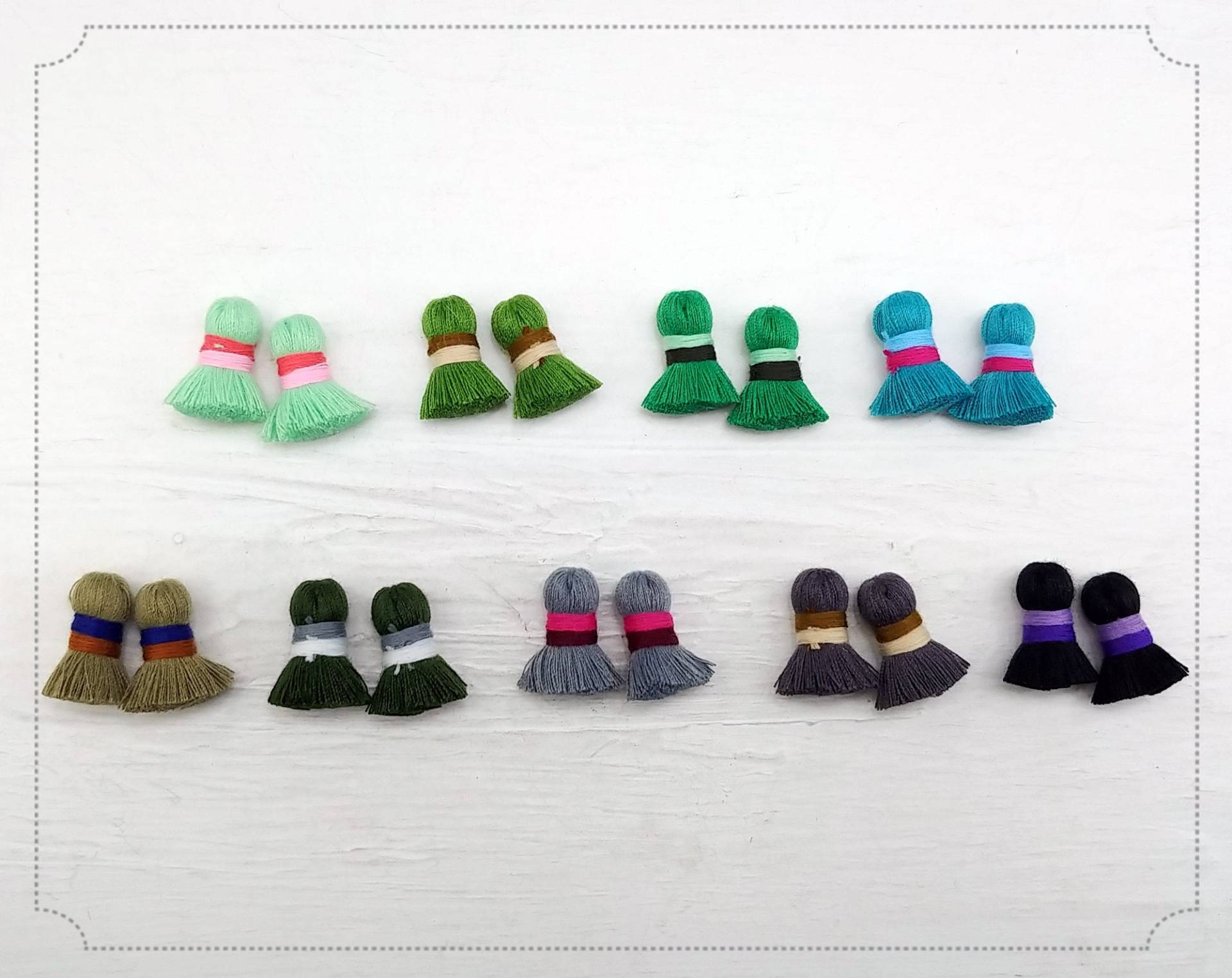 2Pcs - 0, 7" Chubby Baumwolle Quaste, Grün Gray Schwarz Thema, Ohne Sprung Ring, Ohrring, Halskette Anhänger Haed Charm Liefert [ Et0026 ] von EKKLENsupply