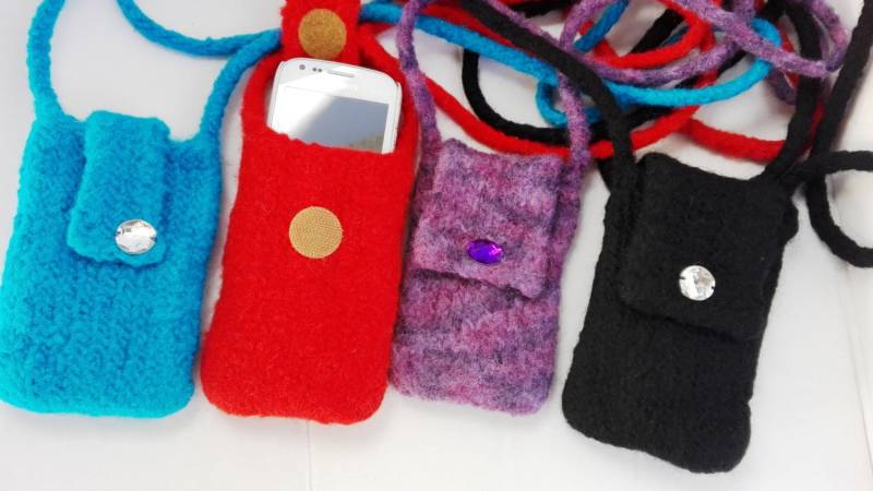 El Burro Filztasche Damentasche Handytasche I-Phone-Tasche 100% Wolle 9 X 13 cm Schultertasche Tasche Lila Rot Blau Iphone-Bag von ELBURROkreativ