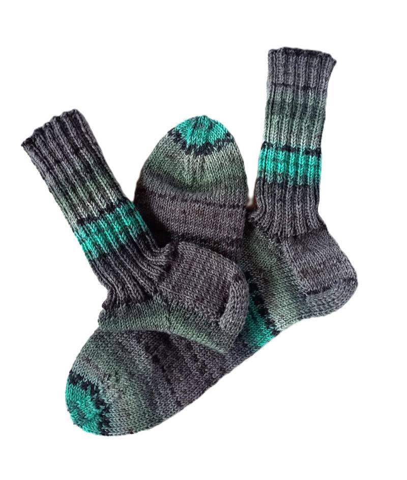 Socks4Men Größe 42/43 Handgefertigte Socken Stricksocken 75% Schurwolle/ 25 Polyamid Superwash Warme Grau Grün Herrensocken von ELBURROkreativ