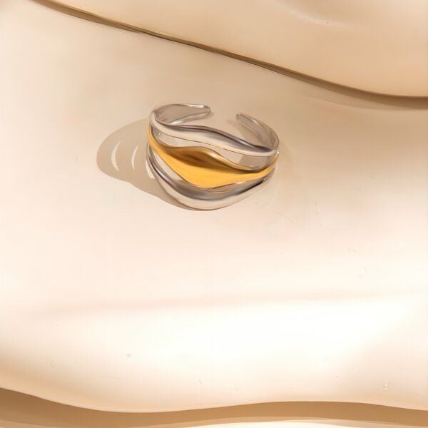 ELEKTROPULLI Größenverstellbarer Gold Silber WAVY Ring ELEKTROPULLI Größenverstellbarer Gold Silber WAVY Ring von ELEKTROPULLI