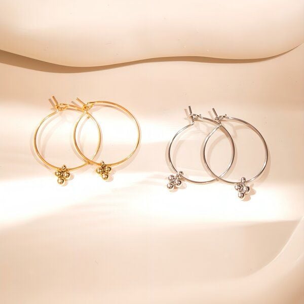 ELEKTROPULLI Schlichte Creolen mit mini DOTS Anhänger von ELEKTROPULLI