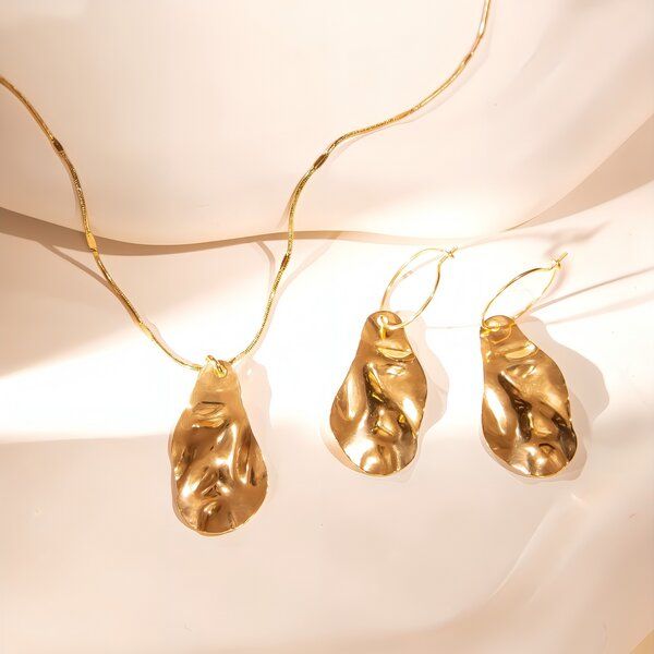 ELEKTROPULLI Superfeine zeitlose Kette 1mm schmal mit Structure Anhänger, Set mit Ohrringen von ELEKTROPULLI