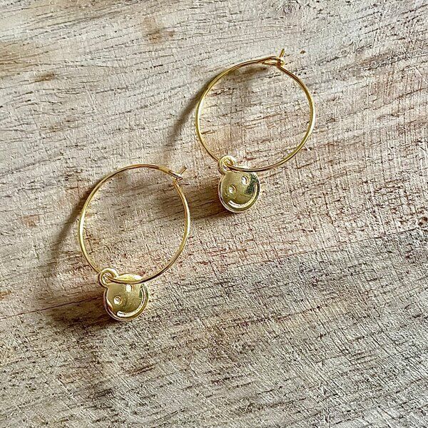 Feine SMILEY Creolen in 20mm mit Anhänger ca. 10 x 8mm (Ø 1.4mm) von Elektropulli von ELEKTROPULLI