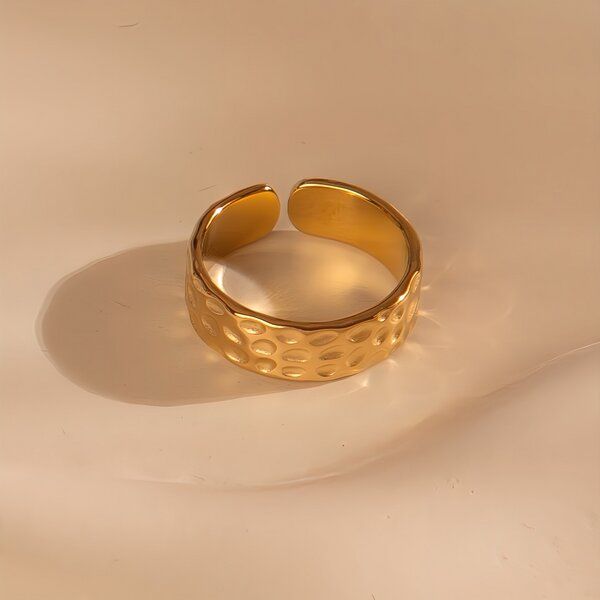 Größenverstellbarer BOLD HAMMERED DOTS Ring ca. Ø 17 - 19mm von Elektropulli von ELEKTROPULLI