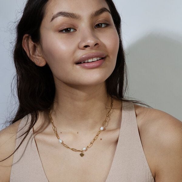 Herz Kette mit Perlen in Weiß im BOHO Stil in ca. 46 cm x 4,1 mm (inkl. 5 cm Verlängerungskette) von Elektropulli von ELEKTROPULLI