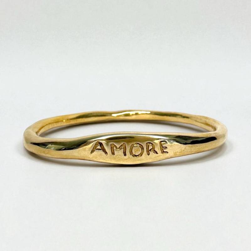 "Handgravierter "Amore" Bronze Siegelarmreif." von ELESSTUDIO