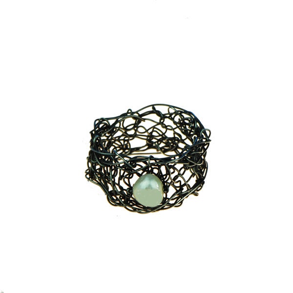 Ring "Susanne" Oxidiertes Silber Und Weiße Süßwasserperle." Ring "Susanne" Oxidiertes Silber Und Weiße Süßwasserperle." von ELIZdk