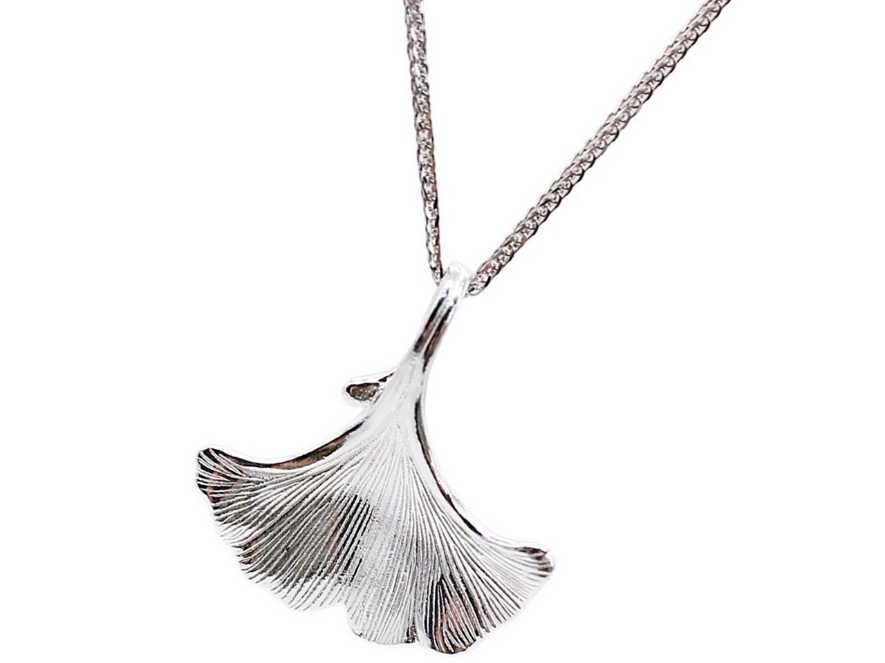 ELLAWIL Silberkette Kette mit Ginkgoblatt Anhänger Damen Zirkonia Halskette Mädchen (Kettenlänge 45 cm, Sterling Silber 925), inklusive Geschenkschachtel von ELLAWIL