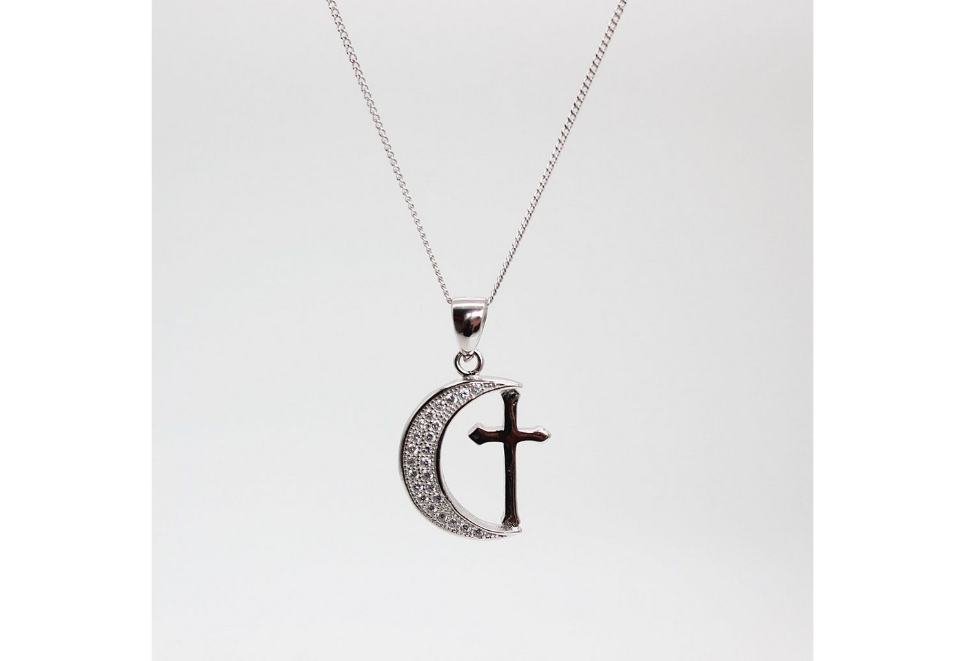 ELLAWIL Silberkette Kreuz Kette mit Mond Anhänger Damen Zirkonia Halskette Halbmond (Kettenlänge 50 cm, Sterling Silber 925), inklusive Geschenkschachtel von ELLAWIL