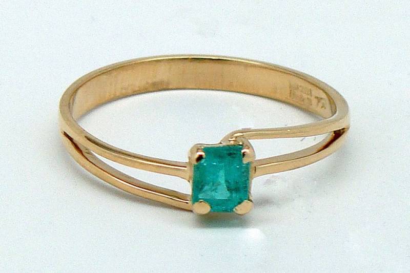 Estate 0.28Ct Smaragd Solitär Ring in 18 Karat Gelbgold Estate 0.28Ct Smaragd Solitär Ring in 18 Karat Gelbgold von EMAttic