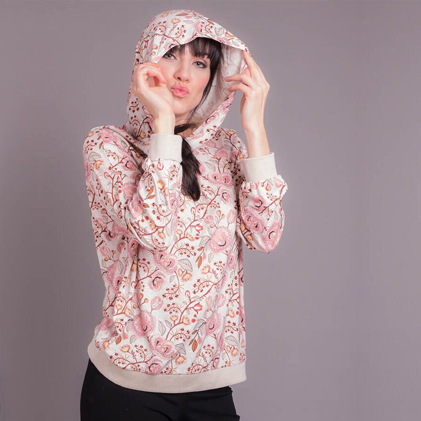 Oversized Shirt Mit Kapuze Und Floralem Muster Oversized Shirt Mit Kapuze Und Floralem Muster von EMFFashion