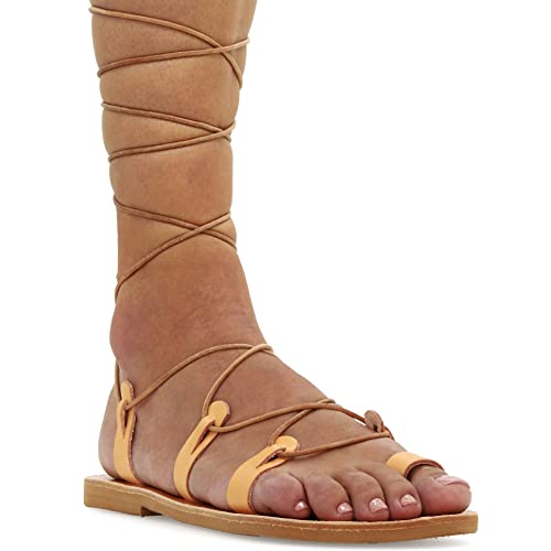 36 Beige Emmanuela Kalbshohe sandalen aus Leder im antiken griechischen Stil, handgefertigte Gladiator Bindesandalen, hochwertige Riemchen sommerschuhe, Boho Chic Toe Ring Schnürsandalen von EMMANUELA handcrafted for you