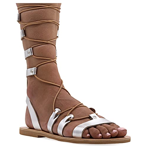 38 Silber Emmanuela Kalbshohe Ledersandalen im antiken griechischen Stil, handgefertigte flache Gladiator sandalen mit offenen Zehen, hochwertige Riemchen Sommerschuhe für Frauen von EMMANUELA handcrafted for you