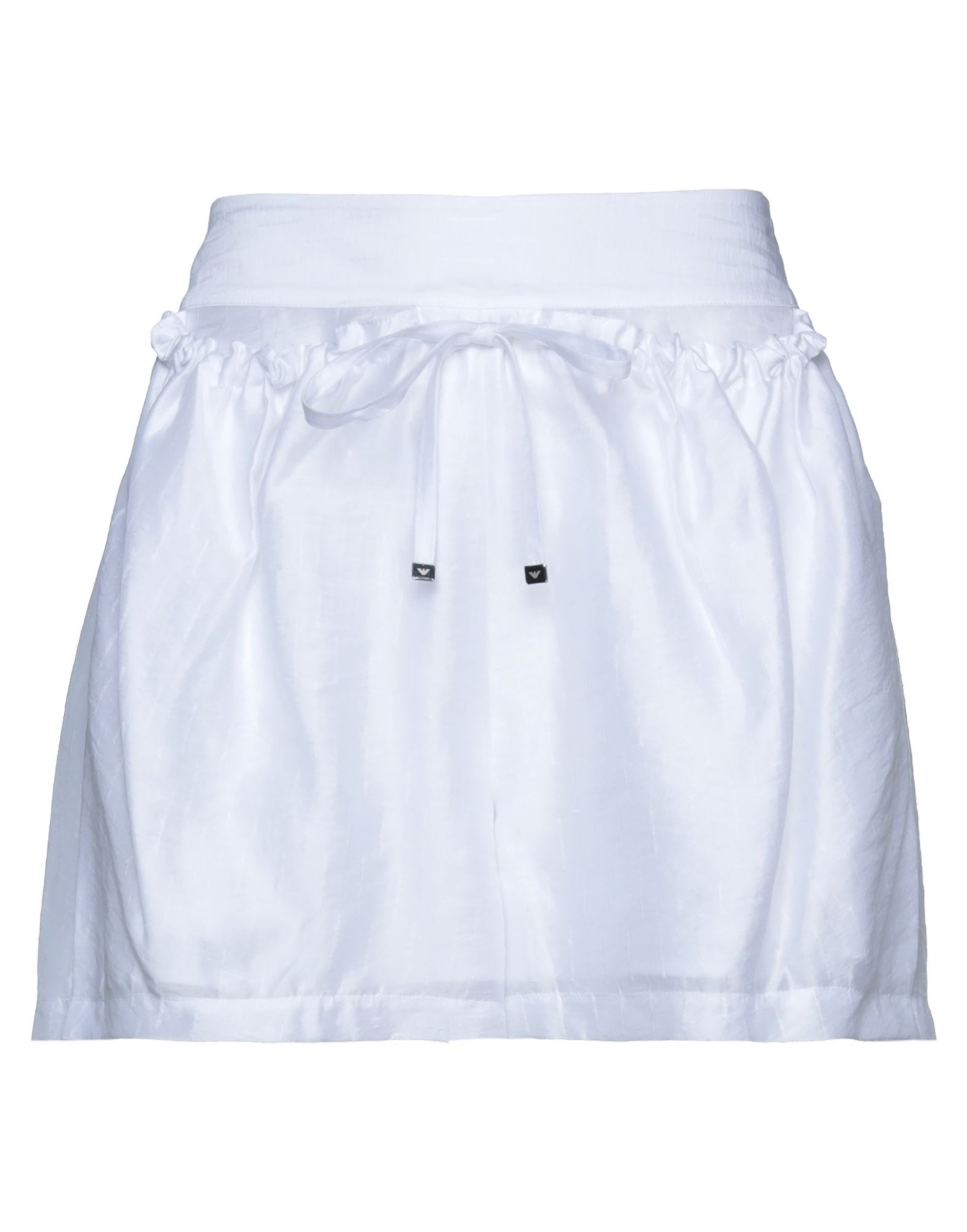 EMPORIO ARMANI Shorts & Bermudashorts Damen Weiß von EMPORIO ARMANI