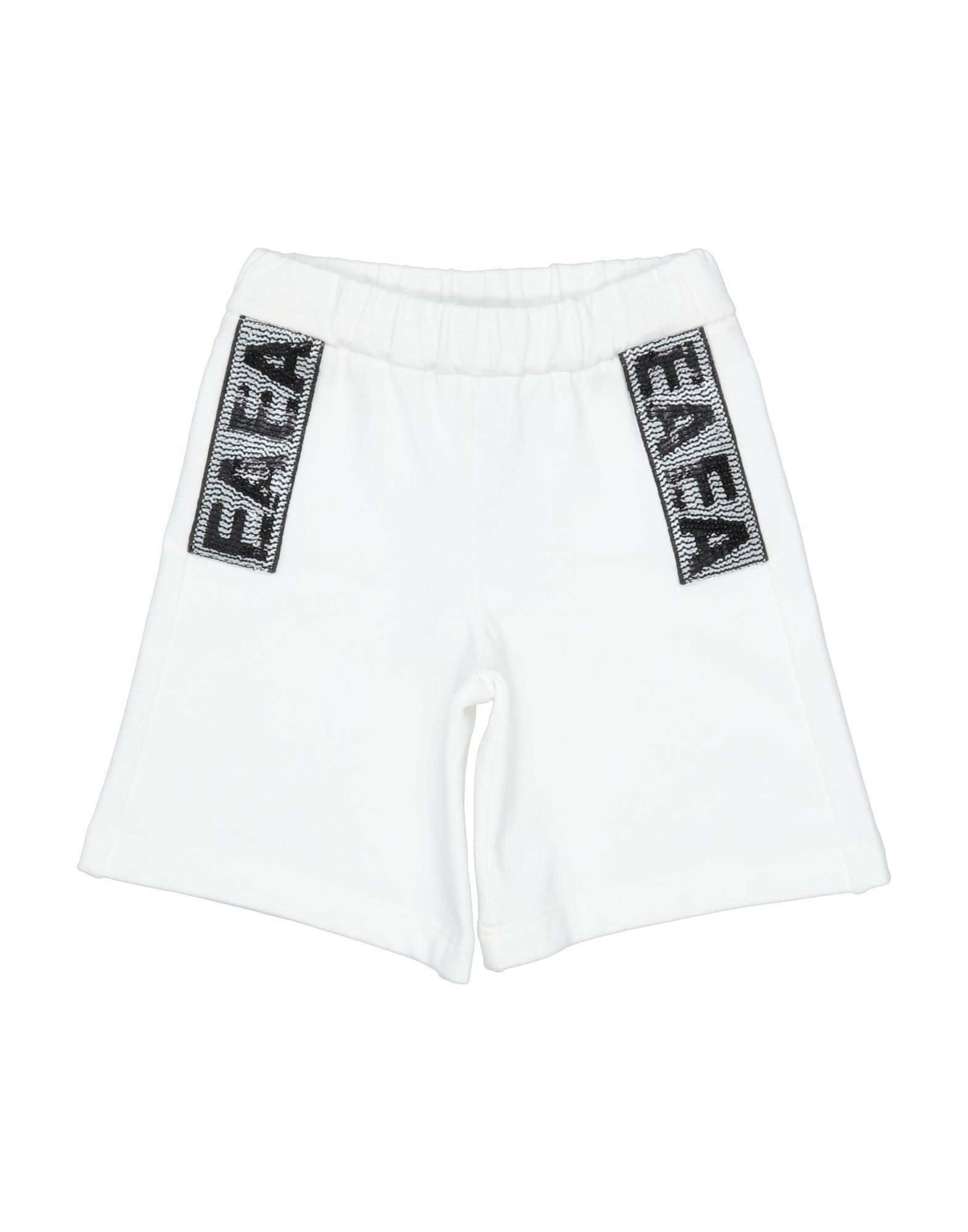 EMPORIO ARMANI Shorts & Bermudashorts Kinder Weiß von EMPORIO ARMANI