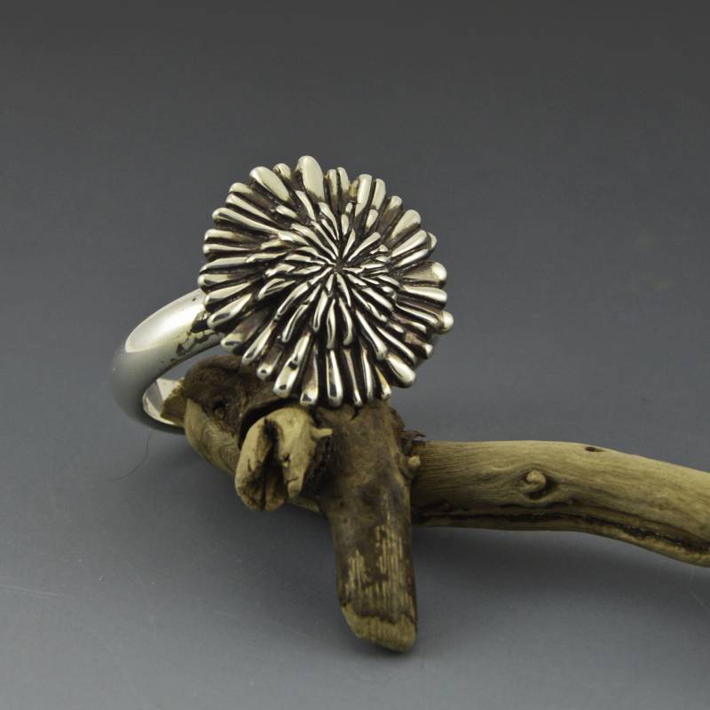 Echter Silber Pusteblumen Ring Handgefertigter Blumenschmuck, Größe 7, 5 von EMWmetalworks