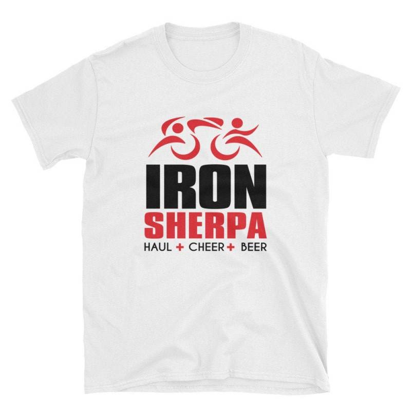 Iron Sherpa Tri Sherpa Triathlon Tshirt - Kurzer Spruch Für Meine Triathletin Kurzärmeliges Unisex T-Shirt von ENDUdesigns