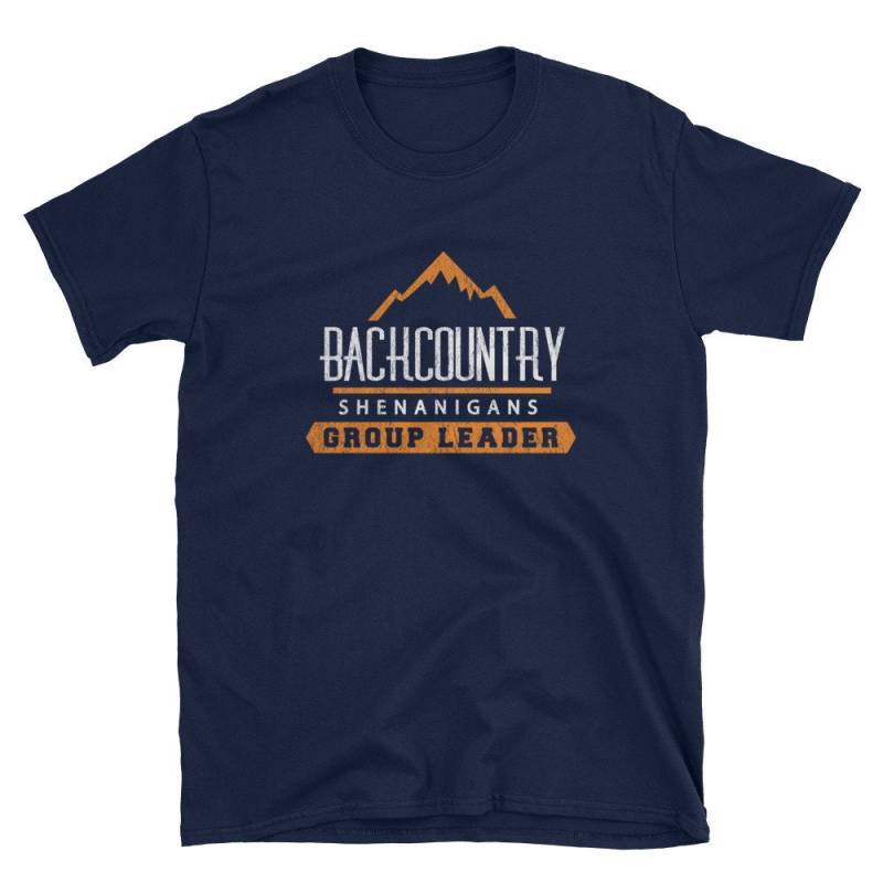 John Muir Backpacker Wanderer Tshirt - "Backcountry Shenanigans" Zurück Land Abenteuer Shirt Kurzarm Unisex T-Shirt von ENDUdesigns
