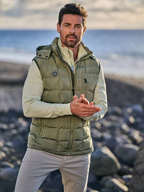 ENGBERS GERMANY Herren Steppweste mit Sorona Padding Grün slim fit uni Kapuze von ENGBERS GERMANY