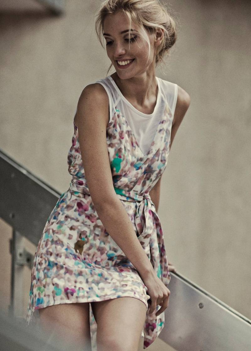 Überfüllten Stadion Print Kleid von EONParis