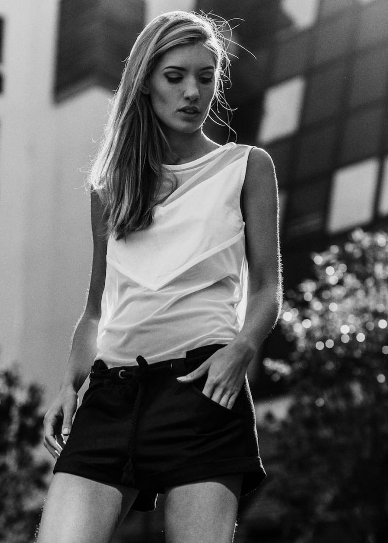 Weißes Oder Schwarzes V Top Aus Mesh Und Baumwolle von EONParis