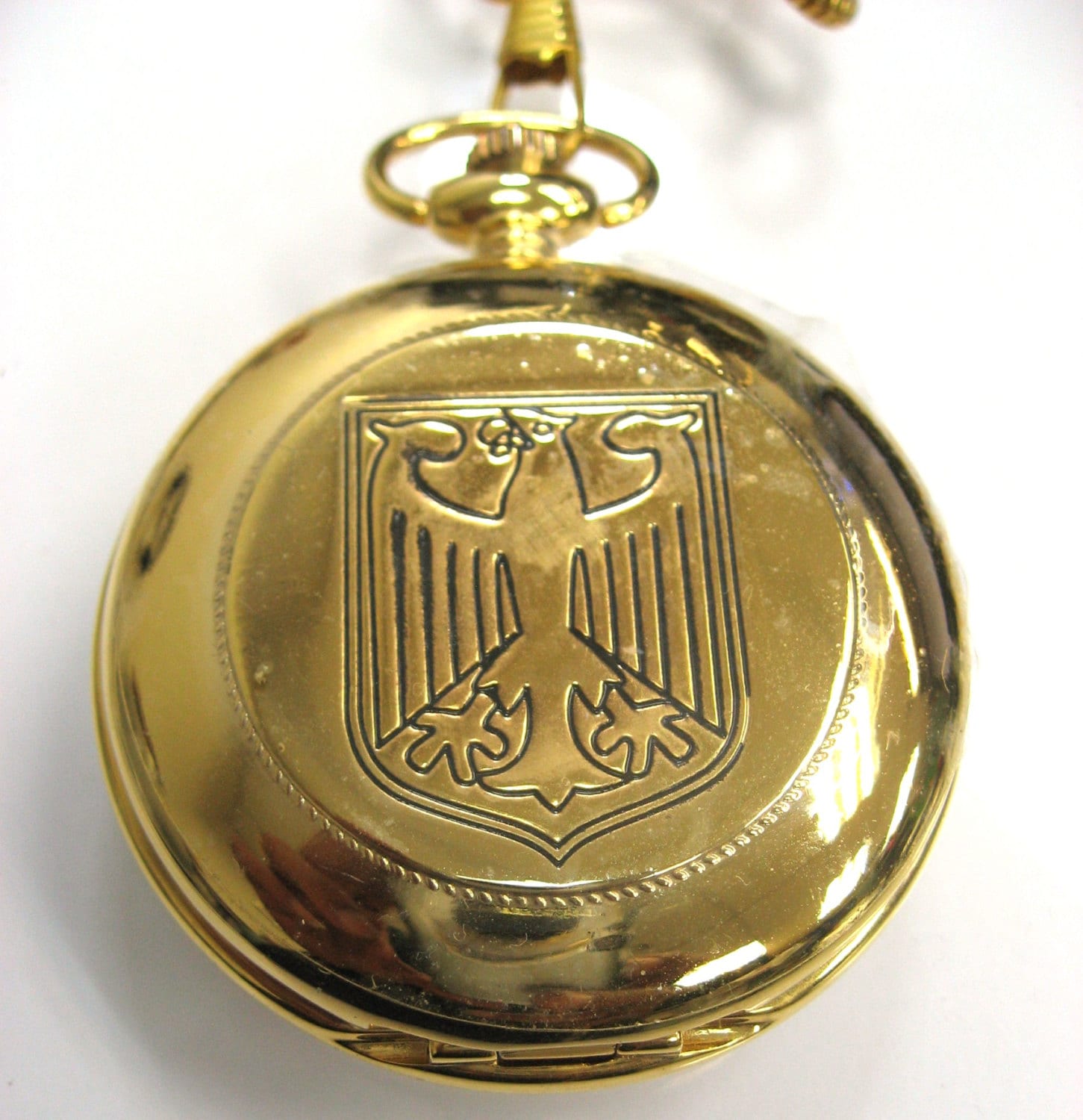 Herren Traditionelle Taschenuhr Mit Schlangenkette in Vergoldung, Schwarzes Ziffernblatt, Klare Marker Herren Traditionelle Taschenuhr Mit Schlangenkette in Vergoldung, Schwarzes Ziffernblatt, Klare Marker von EOSNEWYORK