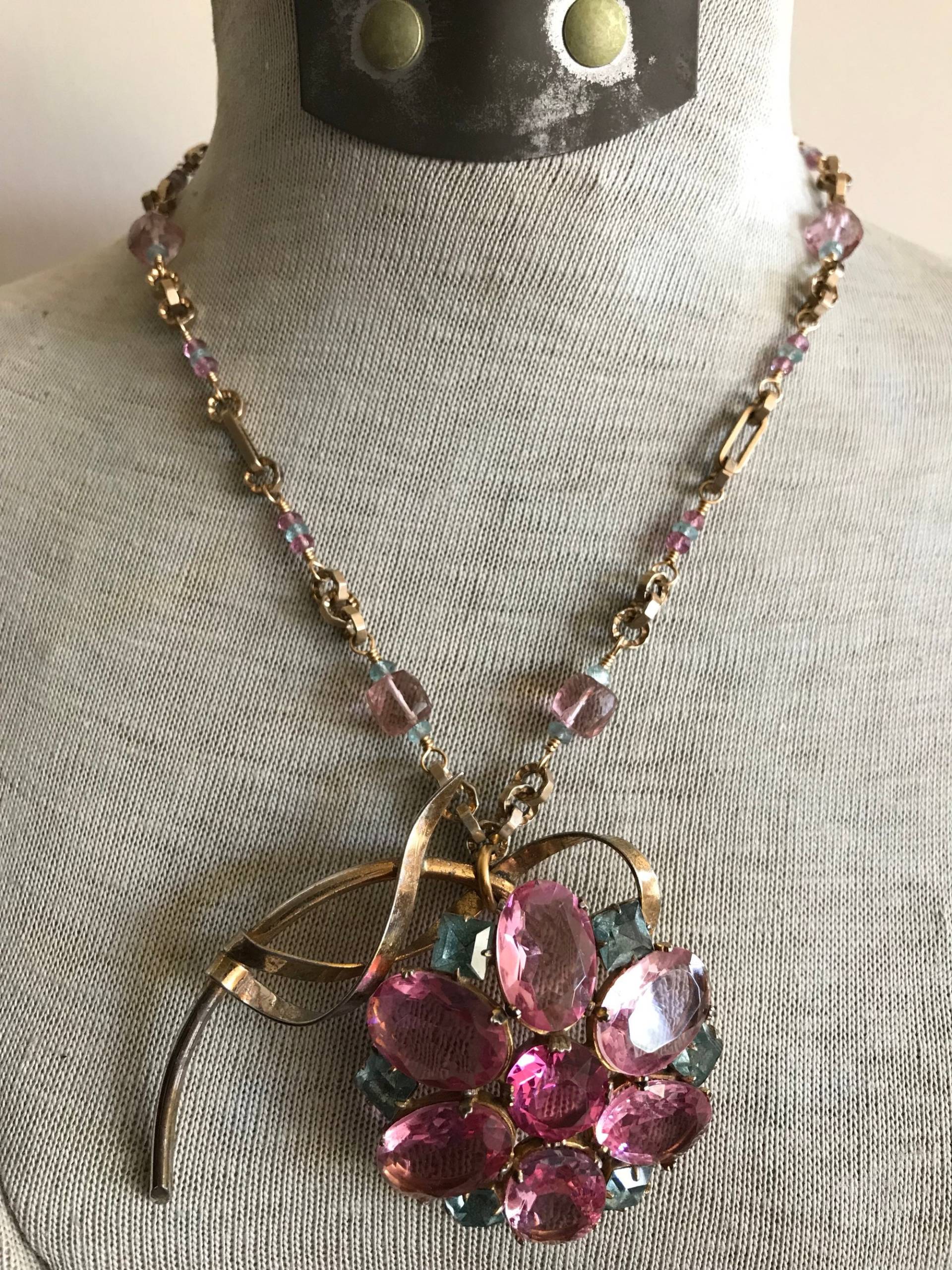 Vintage Strass Zusammenstellung Halskette - Rosa Pfingstrose, Antike Uhr Kette von ERASevolved