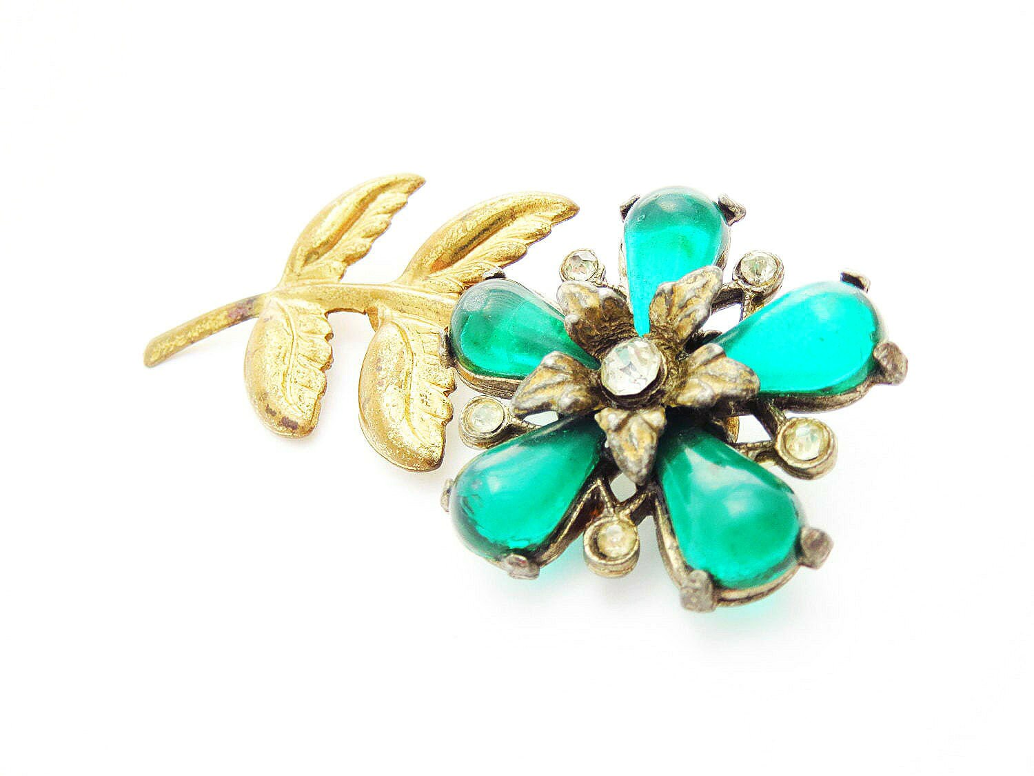 1930Er Jahre Zweifarbige Metall Strass Blumen Brosche Grüne Cabochons von ERAtiqueVintage