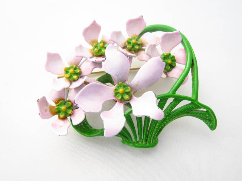 Vintage Emaille Blumenkorb Brosche Rosa Und Grün Boquet Vintage Emaille Blumenkorb Brosche Rosa Und Grün Boquet von ERAtiqueVintage