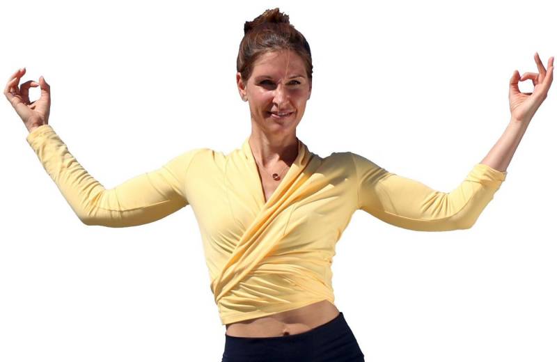 ESPARTO Yoga-Wickeljacke Wickelshirt Dhaara in Bio-Baumwolle variabel zu binden von ESPARTO