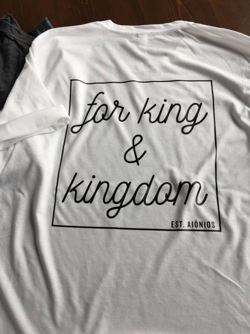 Für König Und Königreich || Christian T-Shirt Für König Und Königreich || Christian T-Shirt von ESTAIONIOS