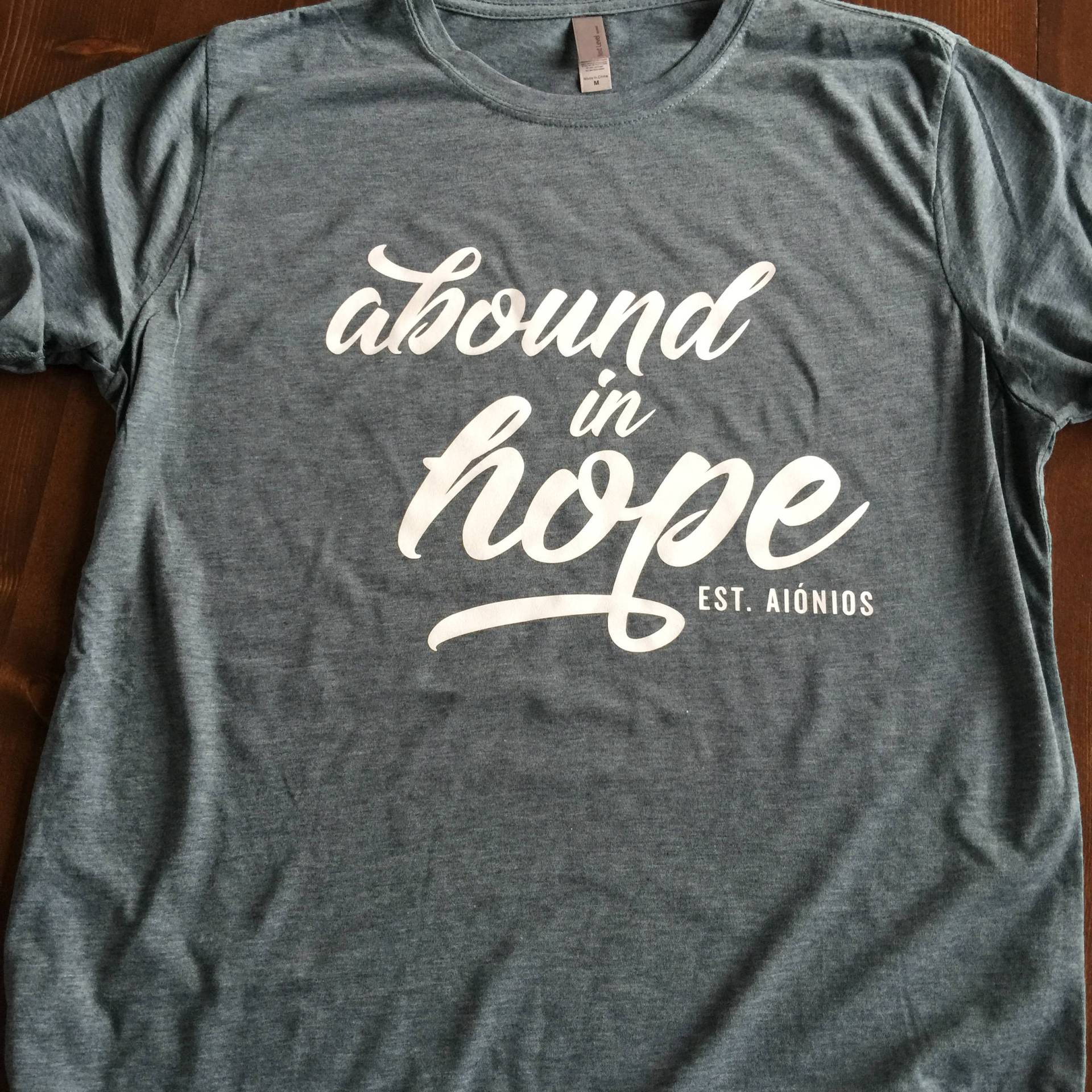 In Der Hoffnung Vorhanden || Christian T-Shirt In Der Hoffnung Vorhanden || Christian T-Shirt von ESTAIONIOS