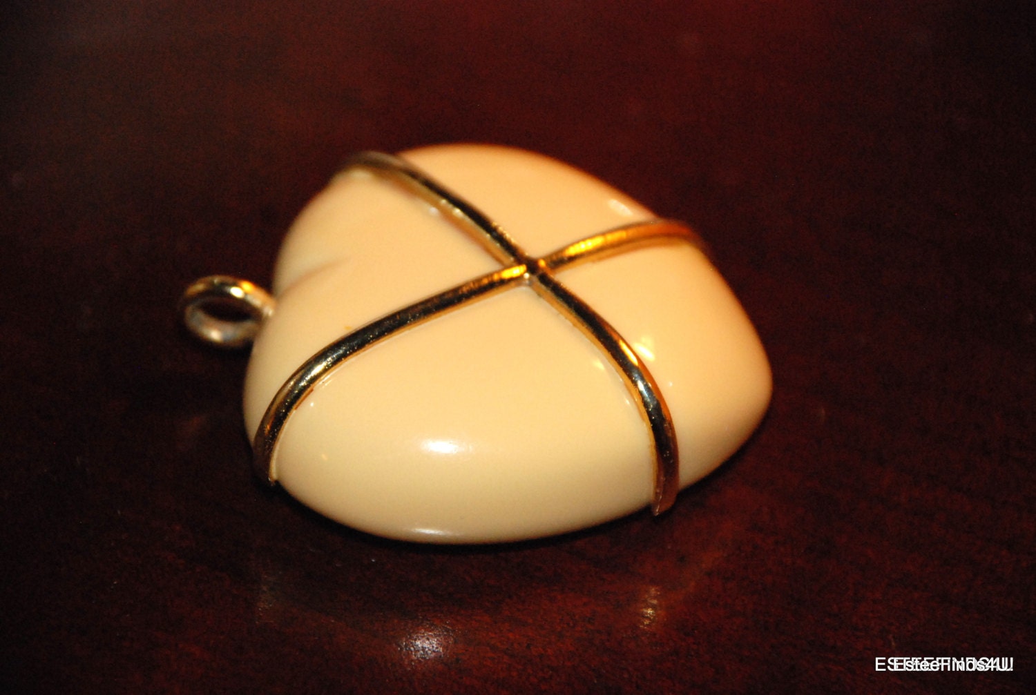 Estee Lauder Herz-Anhänger-Kette Circa 1974 Estee Lauder Herz-Anhänger-Kette Circa 1974 von ESTEEFINDS4U
