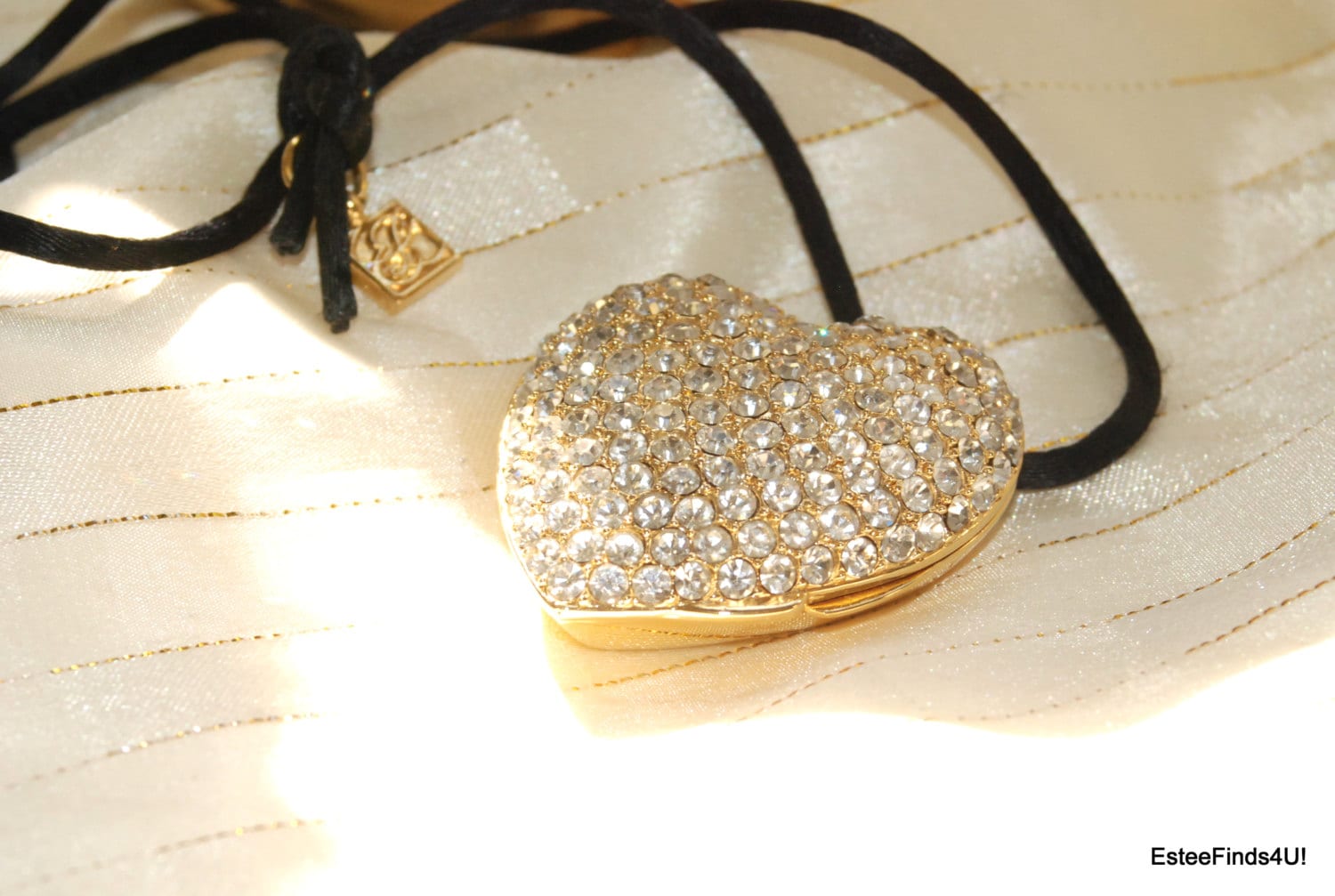 Vintage Estee Lauder Swarovski Kristall Herz Anhänger Compact Vintage Estee Lauder Swarovski Kristall Herz Anhänger Compact von ESTEEFINDS4U