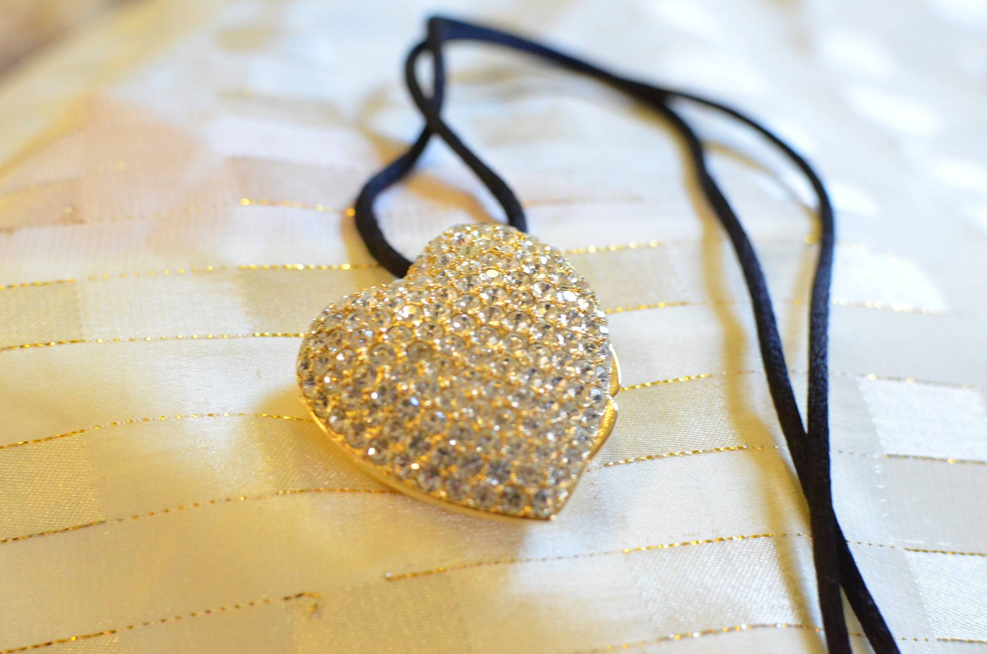 Estee Lauder Sparkling Heart Massiver Parfüm Anhänger - Es Glänzt So Wie Sie Es Tut Estee Lauder Sparkling Heart Massiver Parfüm Anhänger - Es Glänzt So Wie Sie Es Tut von ESTEEFINDS4U