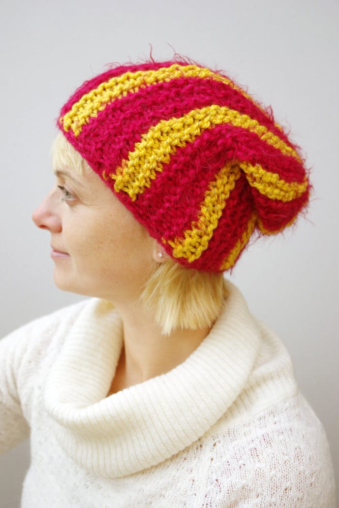 Handgestrickte Reflektierende Mütze Rot & Gelb Gestreifte Wintermütze Aus Acryl von ESTtoYou