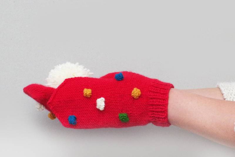 Rote Wollfäustlinge Gestrickte Winter Handschuhe Mit Bunten Punkten von ESTtoYou