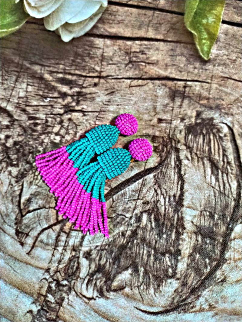 Perlen Oscar De La Renta Quasten Ohrringe Türkis & Fuchsia Ohrringe von ESavenko