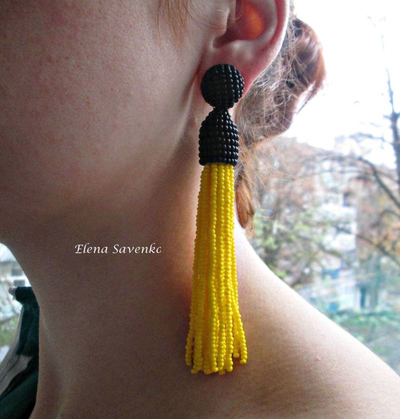 Schwarz & Gelb Oscar De La Renta Perlen Quasten Ohrringe Handgemachter Statement Schmuck von ESavenko