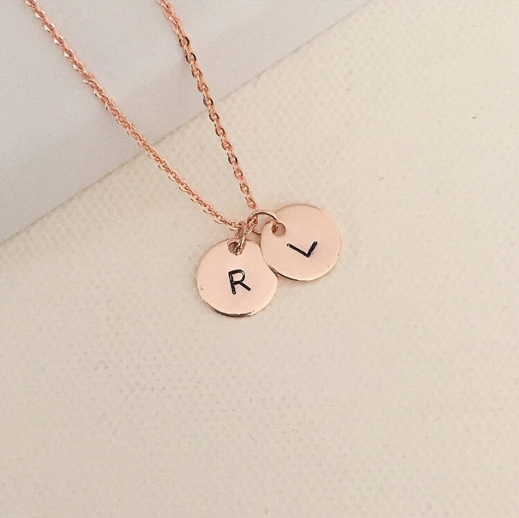 Personalisierte Doppel Initial Halskette Handgestempeltes Rosegold Monogramm von ESjoradesign