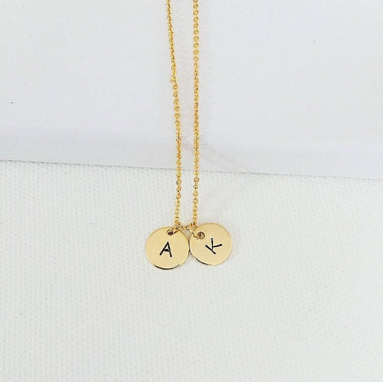 Personalisierte Gold Doppel Initial Halskette Hand Gestempelt 10 Mm Disc von ESjoradesign