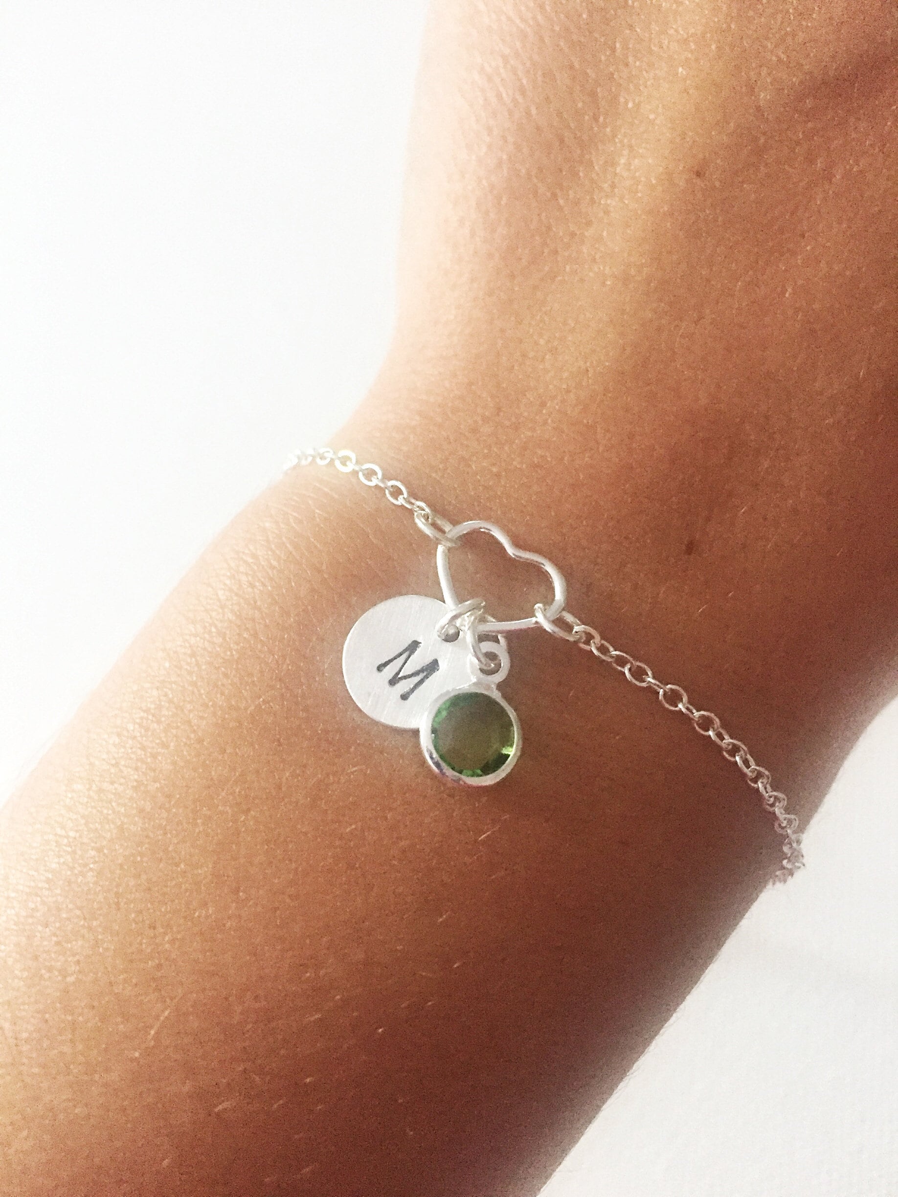 Personalisierte Sterling Silber Anfang Armband Mit Birthstone Charme von ESjoradesign
