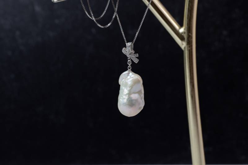 Natürlicher Weißer Barock Perlen Anhänger, Echter Perlenanhänger Mit Silber Und Cz-Einstellung Finden Brautjungfern Muttertagsgeschenk Natürlicher Weißer Barock Perlen Anhänger, Echter Perlenanhänger Mit Silber Und Cz-Einstellung Finden Brautjungfern Muttertagsgeschenk von ETCJewelryInc
