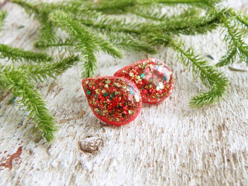Weihnachts Ohrringe Mit Glitzer Ohrstecker Aus Chirurgenstahl Rot Glitzer Schmuck Resin von ETERNIADA