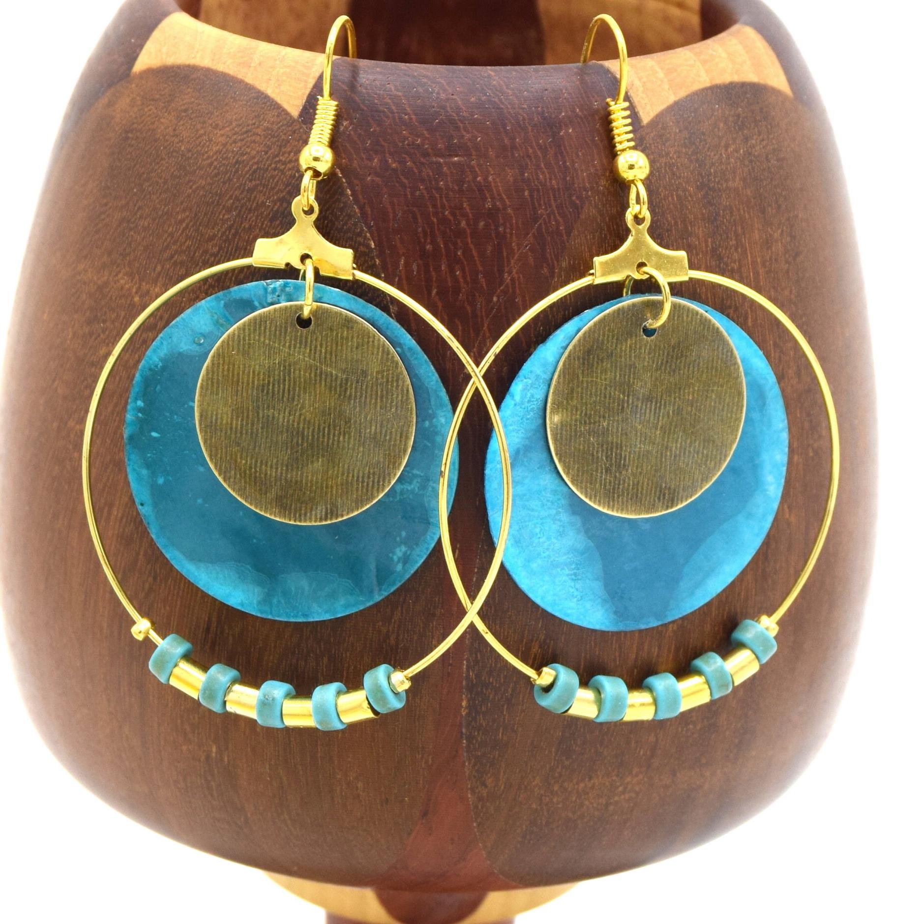 Creolen Aus Goldenem, Türkisem Und Blauem Perlmutt - Handgemachter Sommer-strandschmuck Creolen Aus Goldenem, Türkisem Und Blauem Perlmutt - Handgemachter Sommer-strandschmuck von ETHNICFEATHER