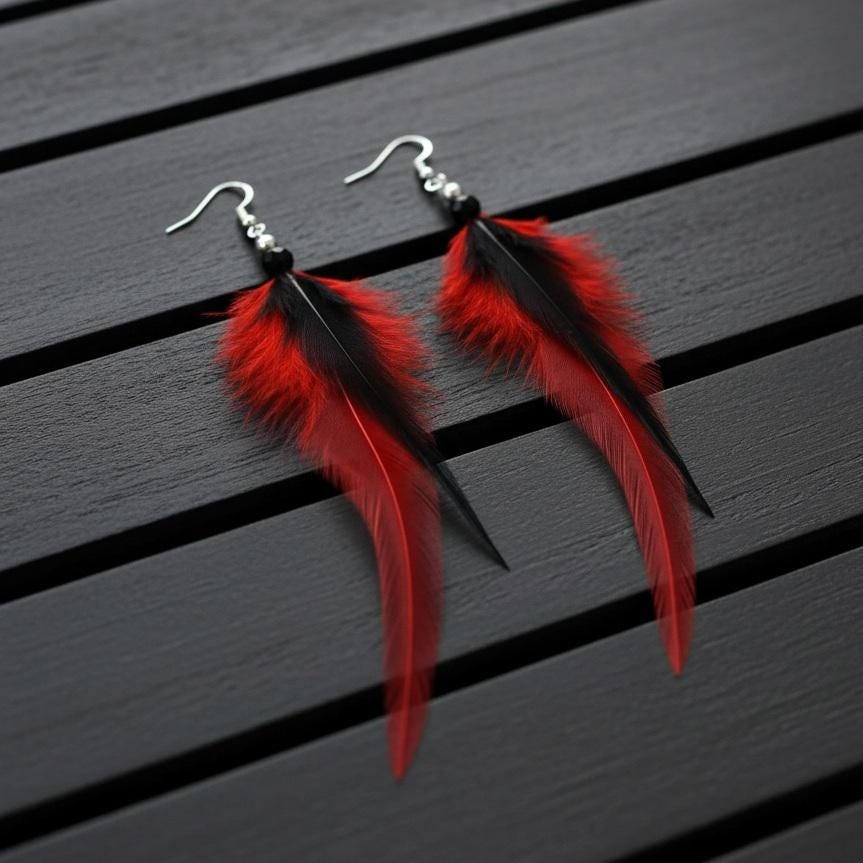 Schwarze Und Rote Ohrringe Aus Naturfedern; Schicke Facettierte Ohrringe, Party-Feder-Ohrringe, Schmuck Schwarze Und Rote Ohrringe Aus Naturfedern; Schicke Facettierte Ohrringe, Party-Feder-Ohrringe, Schmuck von ETHNICFEATHER
